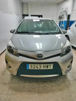 Toyota Yaris Hybrid 2014