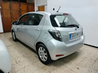 Toyota Yaris Hybrid 2014