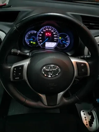 Toyota Yaris Hybrid 2014
