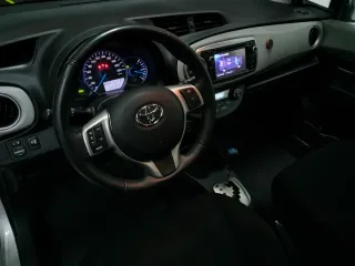 Toyota Yaris Hybrid 2014