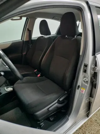 Toyota Yaris Hybrid 2014