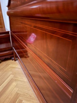 Mesitas de noche y cabecero de madera