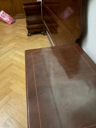 Mesitas de noche y cabecero de madera