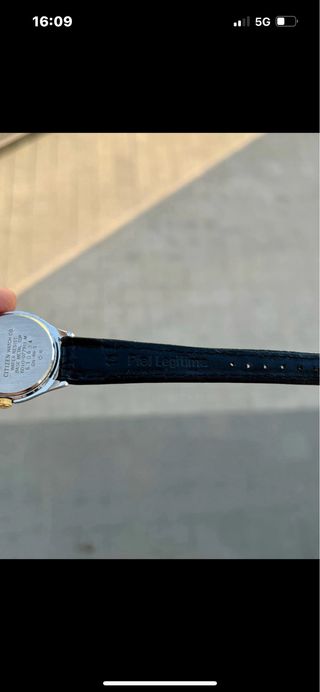 Reloj Citizen Vintage 28mm Negro/Dorado