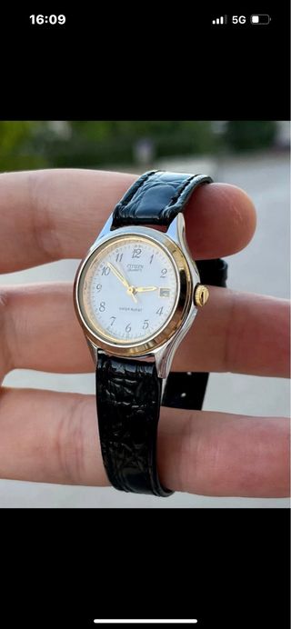 Reloj Citizen Vintage 28mm Negro/Dorado