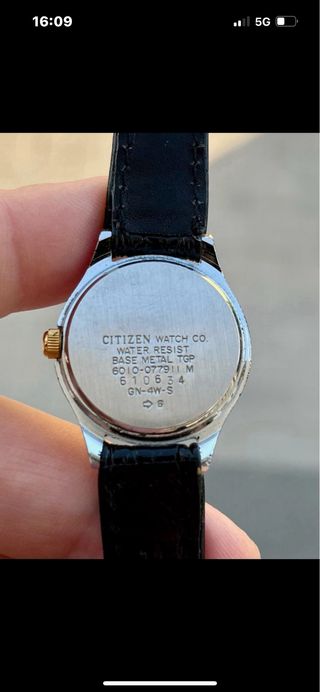 Reloj Citizen Vintage 28mm Negro/Dorado