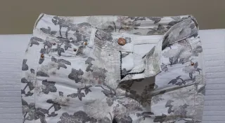 Pantalón loneta estampado floral