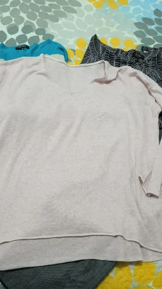 Pantalón, jerseys y camiseta  XL