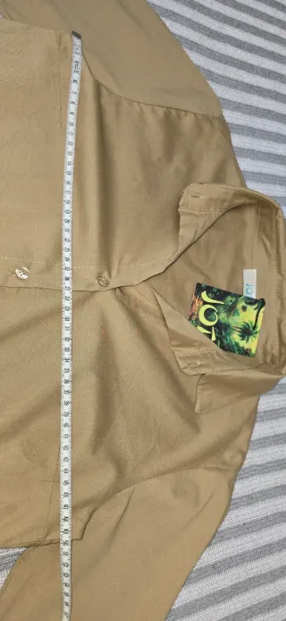 Camisa JOT beige botones ocultos
