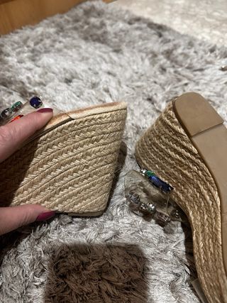 Sandalias con piedras