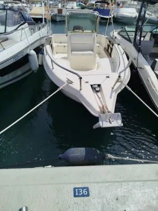 Barco de pesca deportivo