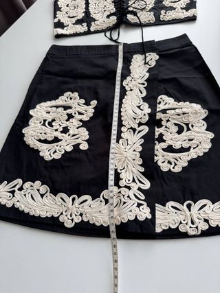 Conjunto Top y Falda Bordada Talla S