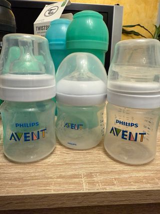 Lote 8 biberones Twistshake Anti-Colic más otros