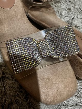 Chanclas Beige con Brillantes