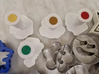 Lotto formine per dolci metallo e plastica