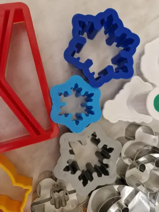 Lotto formine per dolci metallo e plastica