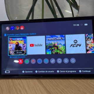 Nintendo Switch OLED con accesorios