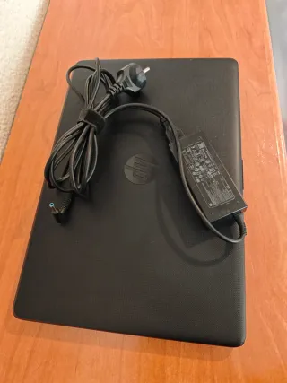 Portátil HP i3 8GB 500GB 15"