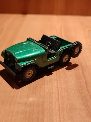 Jeep CJ-5 Corgi verde