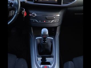 Peugeot 308 BlueHDI 150 Allure 110 kW (150 CV)