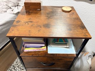 Escritorio y mesa de noche De madera y hierro