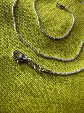 Cadena fina bañada en plata