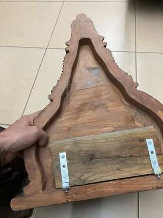 2 Estantes de pared tallados madera