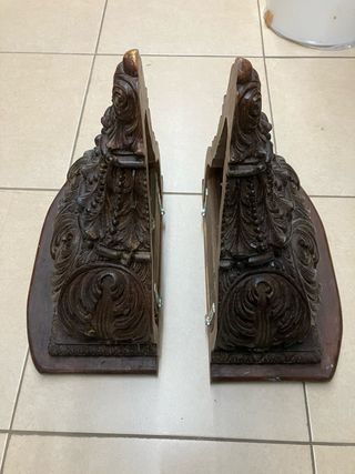 2 Estantes de pared tallados madera