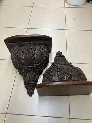 2 Estantes de pared tallados madera