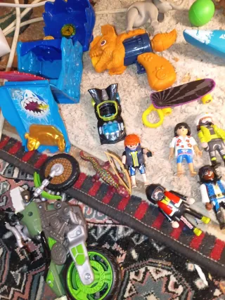 Lote Figuras Playmobil y Bugs Bunny