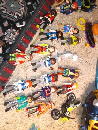 Lote Figuras Playmobil y Bugs Bunny