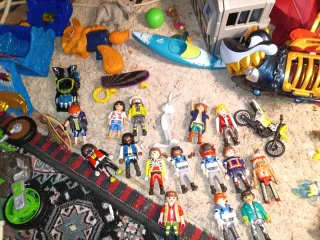 Lote Figuras Playmobil y Bugs Bunny