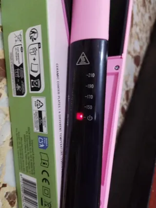 Plancha Pelo Emily in Paris Rosa y Negra