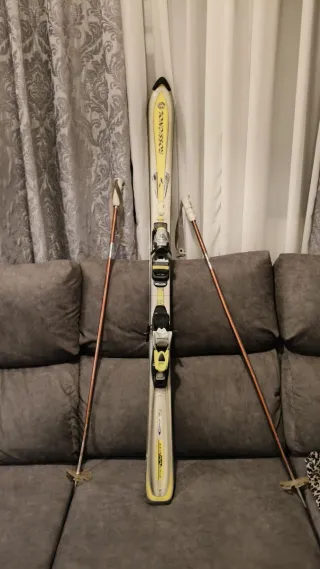 Esquís Rossignol con bastones