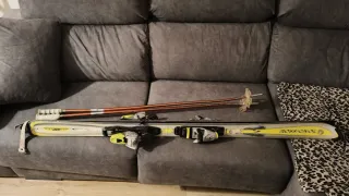 Esquís Rossignol con bastones