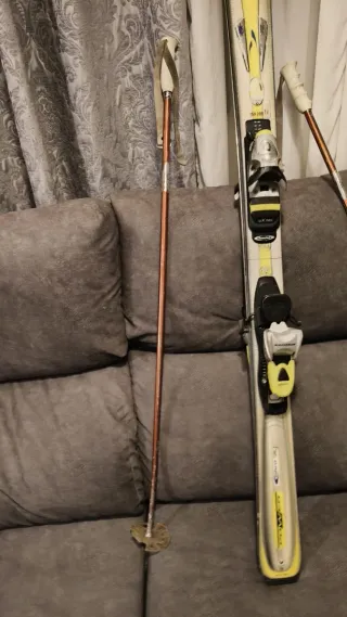Esquís Rossignol con bastones