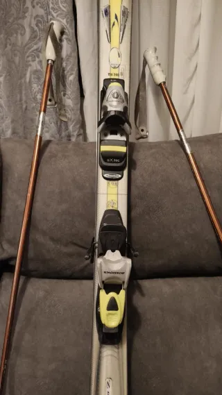 Esquís Rossignol con bastones