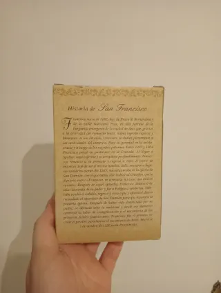 Figura San Francisco con caja