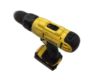 taladro a bateria dewalt dcd776
