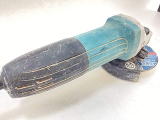 radial makita ga4530r