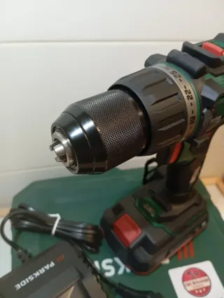 Taladro Parkside 20V con Batería y Cargador