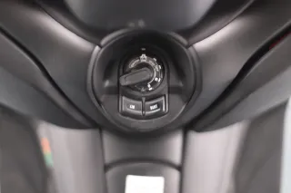 YAMAHA X-MAX 300 2024