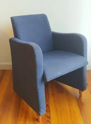 Butaca tapizada azul