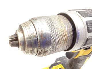 taladro a bateria dewalt dcd796