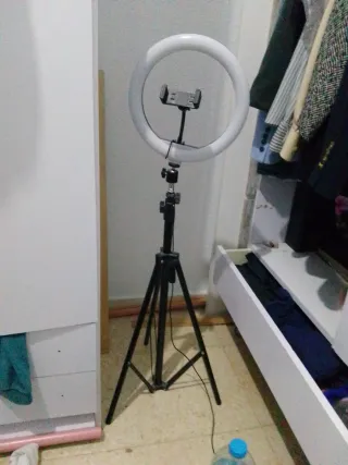 Aro de luz profesional con trípode