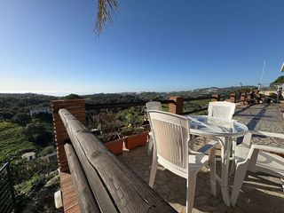 Chalet en venta en El Faro de Calaburra - Chaparral en Mijas