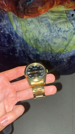 Reloj SKYLINE Analógico de Acero Inoxidable Dorado