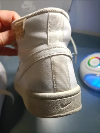 Zapatillas Nike Botín Blancas talla 37,5