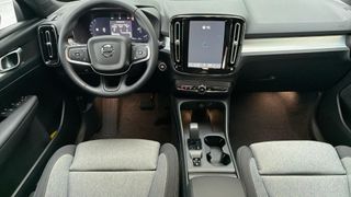 VOLVO XC40 2.0 B3 MHEV CORE DCT 5P