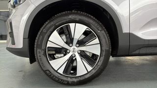 VOLVO XC40 2.0 B3 MHEV CORE DCT 5P